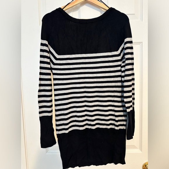 Thyme maternity long sleeve stripped long shirt size small - Picture 3 of 5